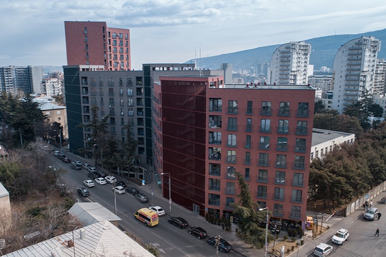 კომპლექსი m² ნუცუბიძეზე